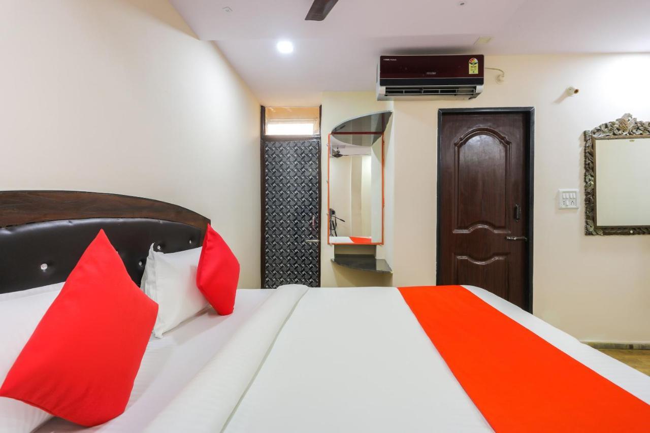 Hotel Oyo 62194 Pleasure Palace Indore Exterior foto